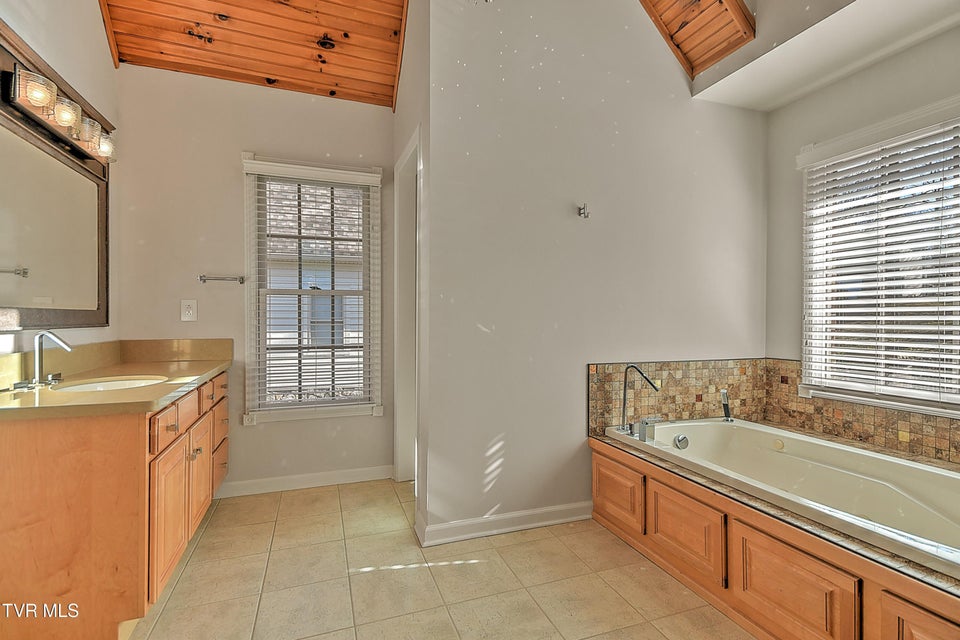 Photo #34: 3016 Vicksburg Road