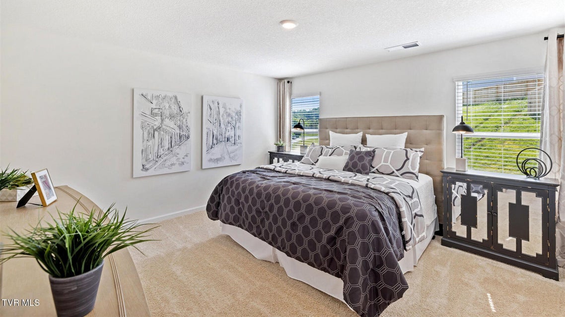 Photo #15: 208 Artist Avenue 