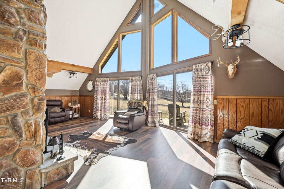 Photo #6: 251 Forbes Street