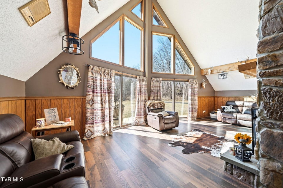 Photo #9: 251 Forbes Street