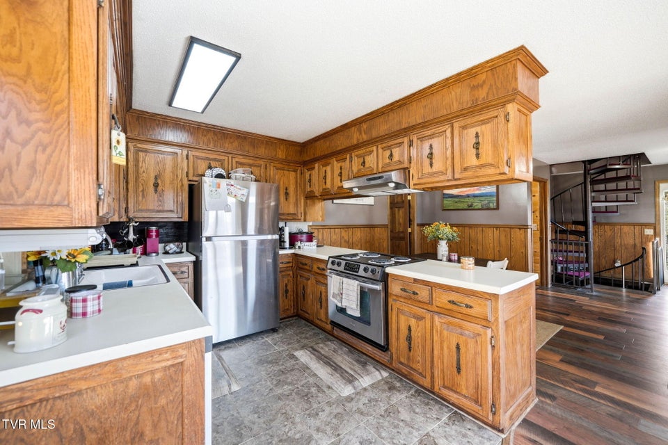 Photo #10: 251 Forbes Street