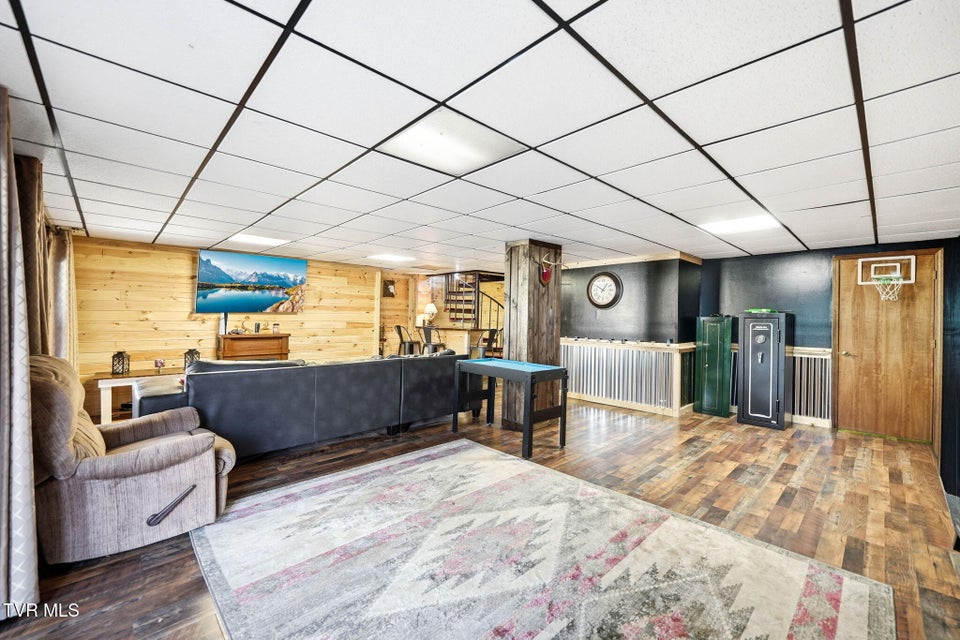 Photo #32: 251 Forbes Street