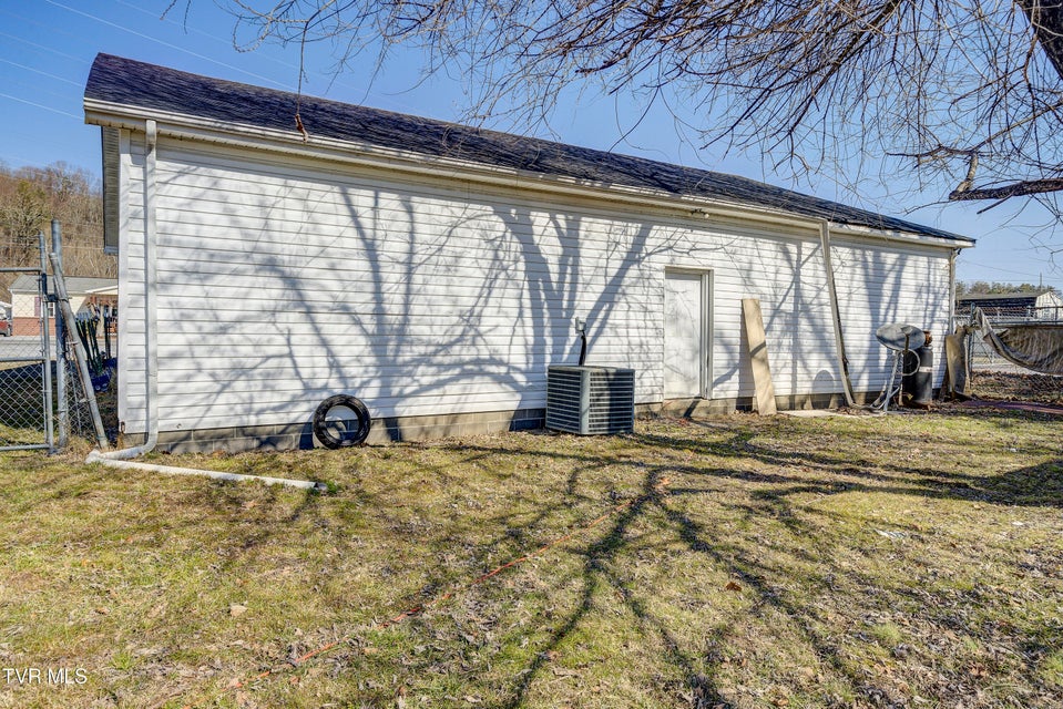 Photo #31: 217 Lovers Lane