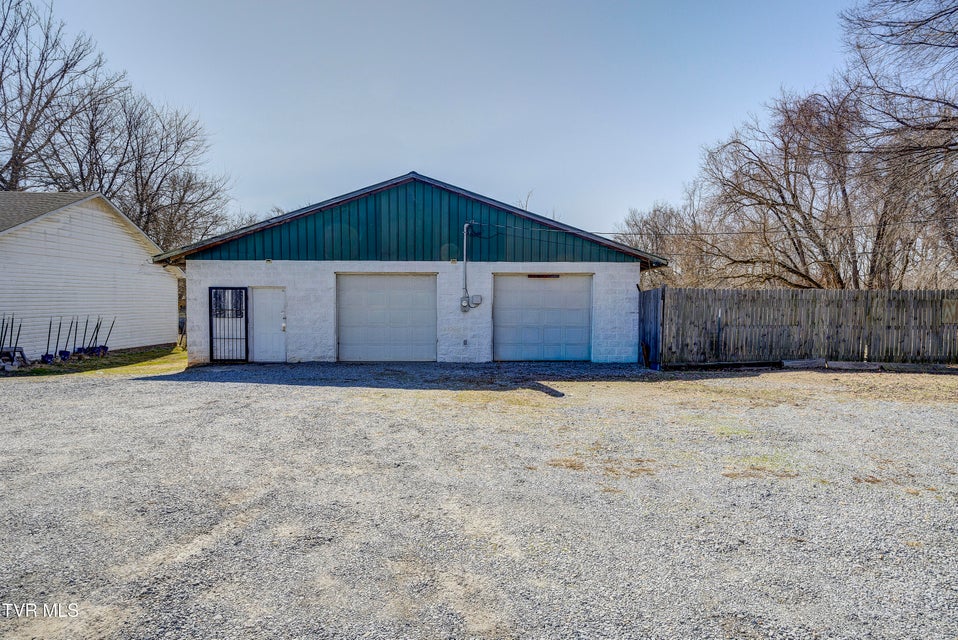 Photo #33: 217 Lovers Lane