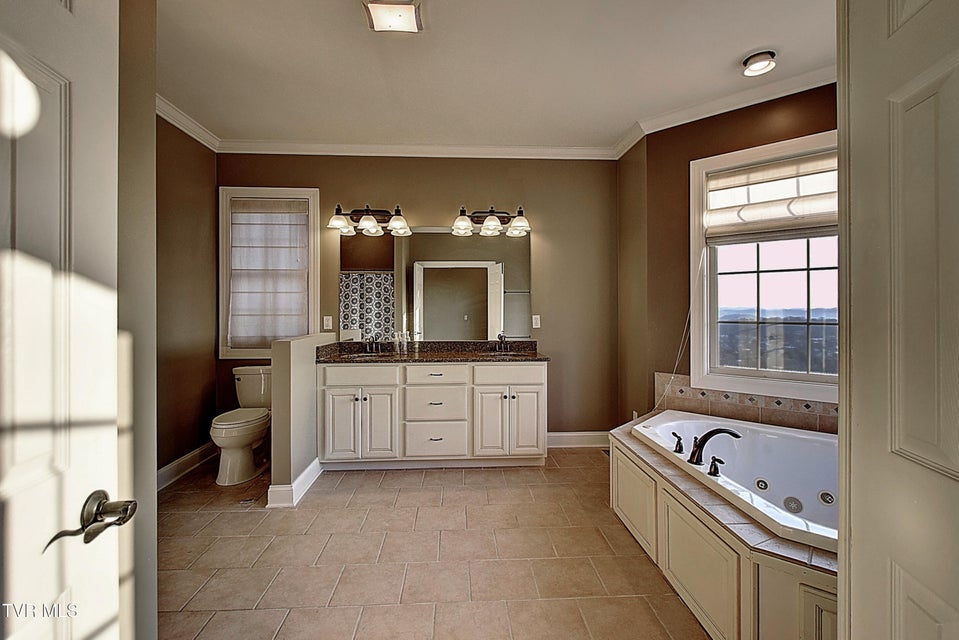 Photo #35: 2325 Colonial View Road