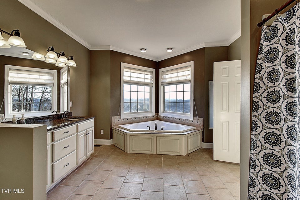 Photo #36: 2325 Colonial View Road