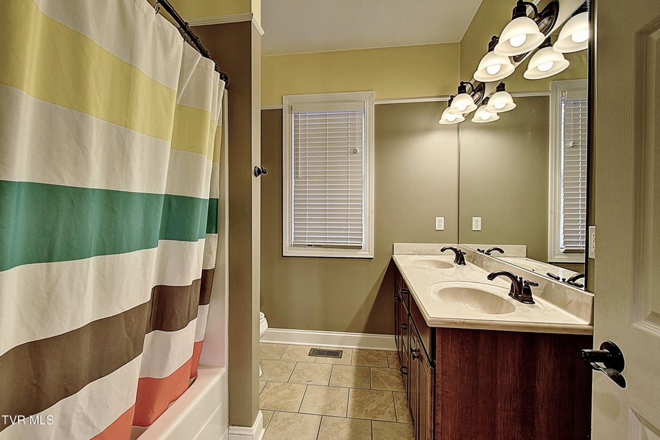 Photo #44: 2325 Colonial View Road