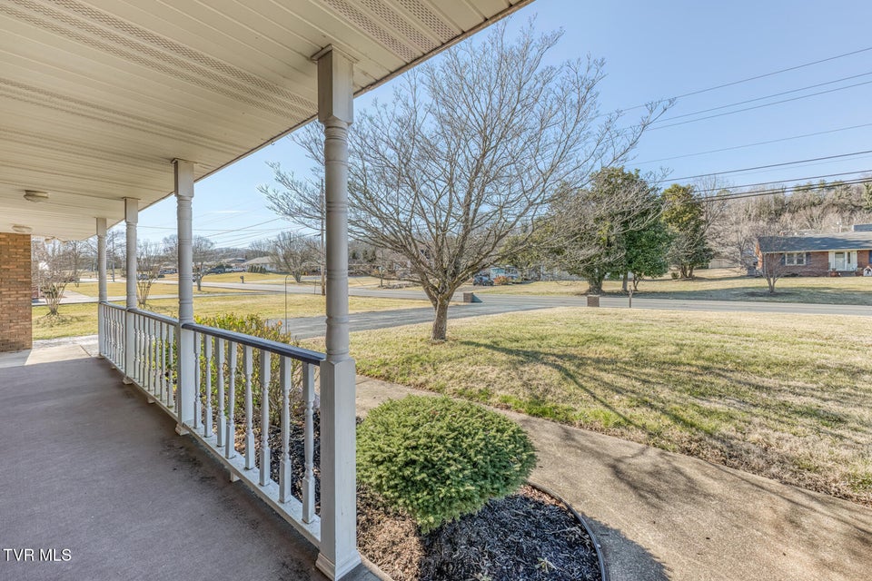 Photo #2: 517 Colonial Heights Road