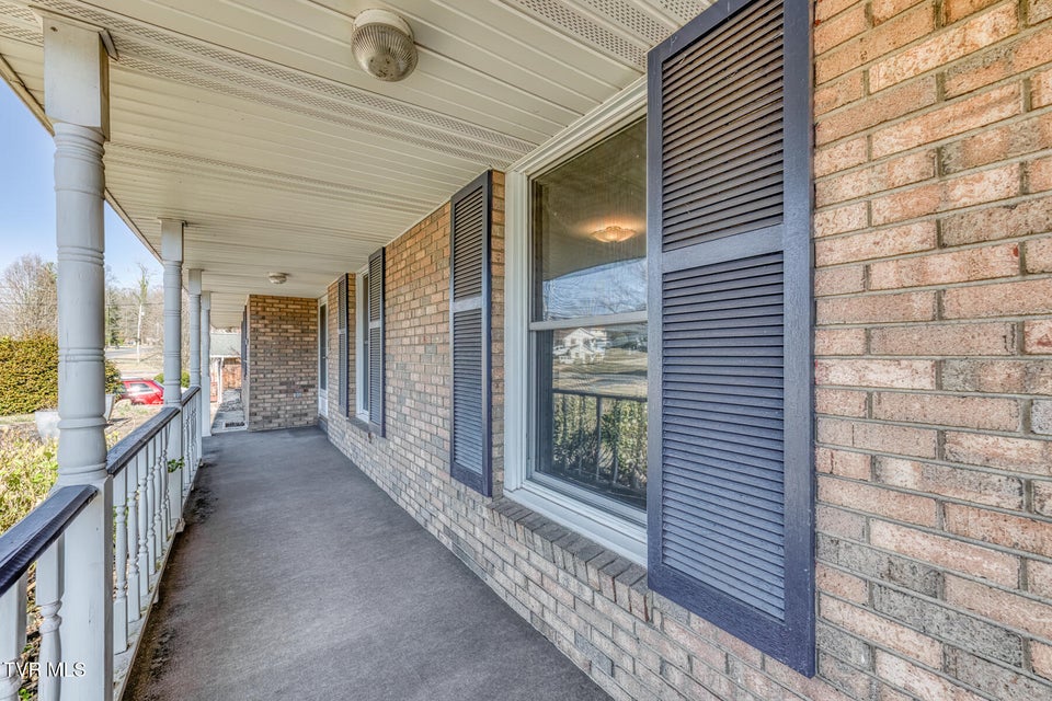 Photo #3: 517 Colonial Heights Road