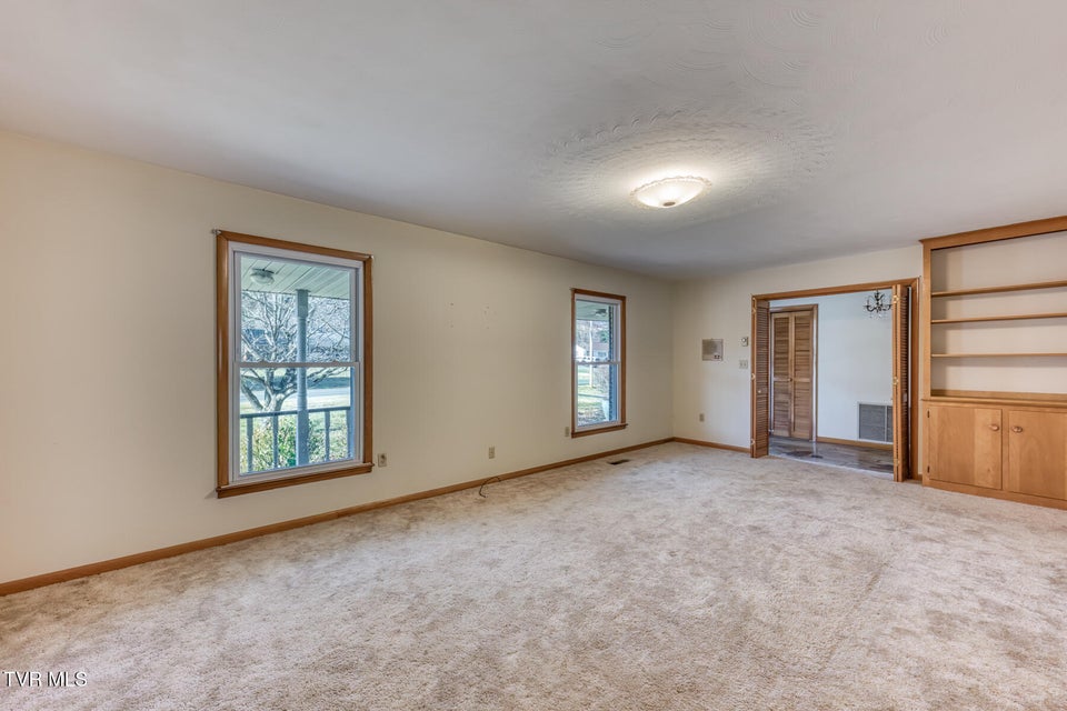 Photo #11: 517 Colonial Heights Road