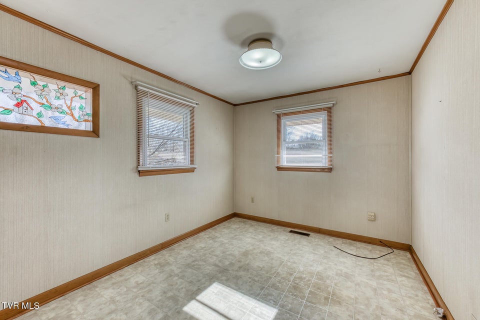 Photo #16: 517 Colonial Heights Road