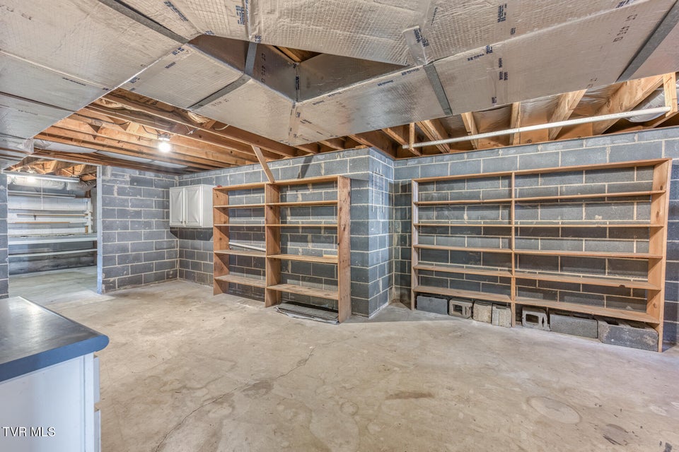 Photo #44: 517 Colonial Heights Road