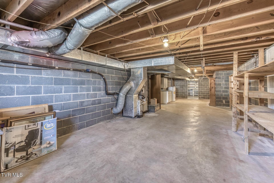 Photo #46: 517 Colonial Heights Road