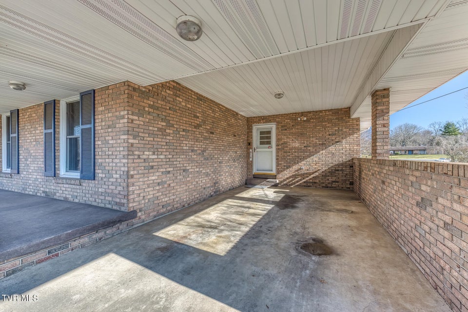 Photo #51: 517 Colonial Heights Road