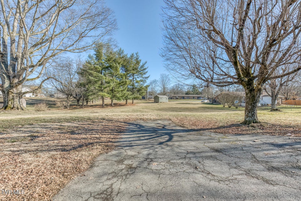 Photo #62: 517 Colonial Heights Road