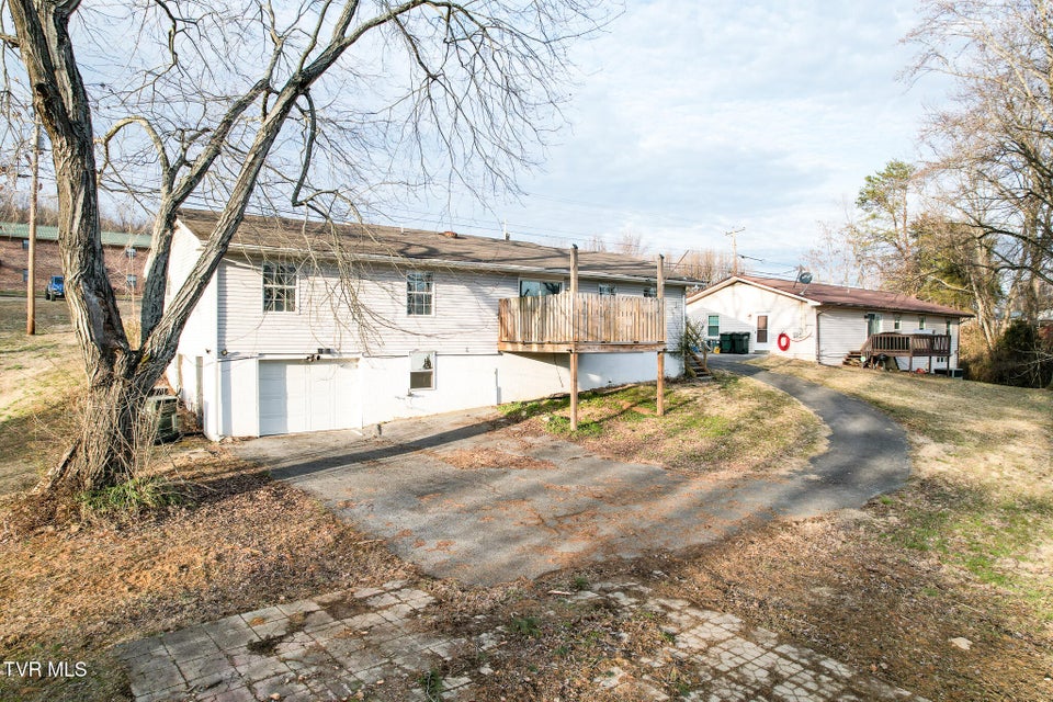 Photo #46: 1002 Kiser Boulevard