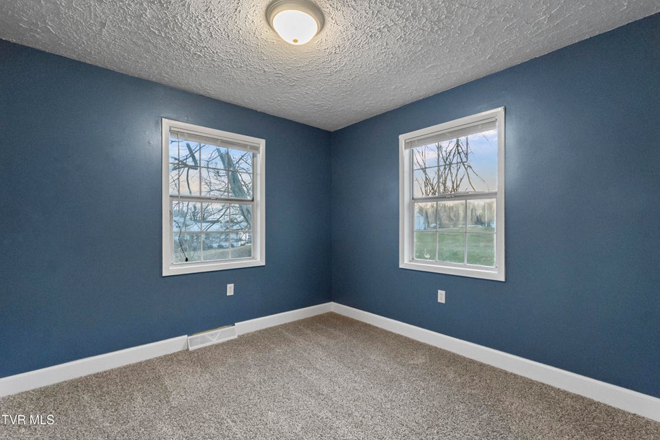 Photo #18: 1002 Kiser Boulevard