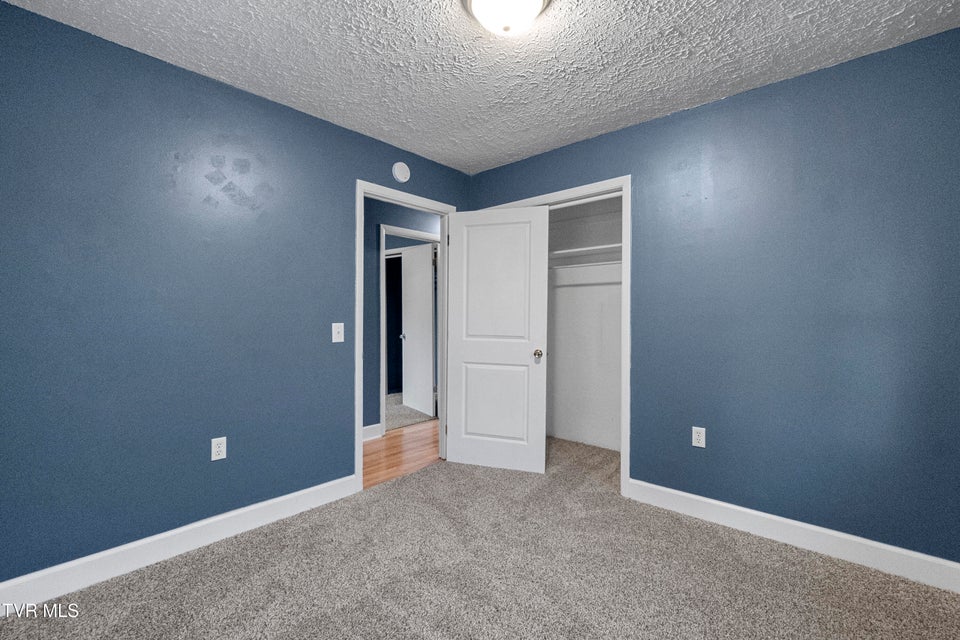 Photo #19: 1002 Kiser Boulevard