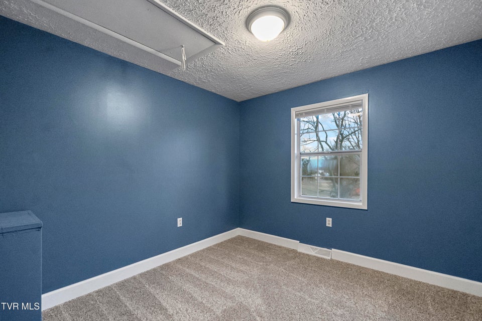 Photo #21: 1002 Kiser Boulevard