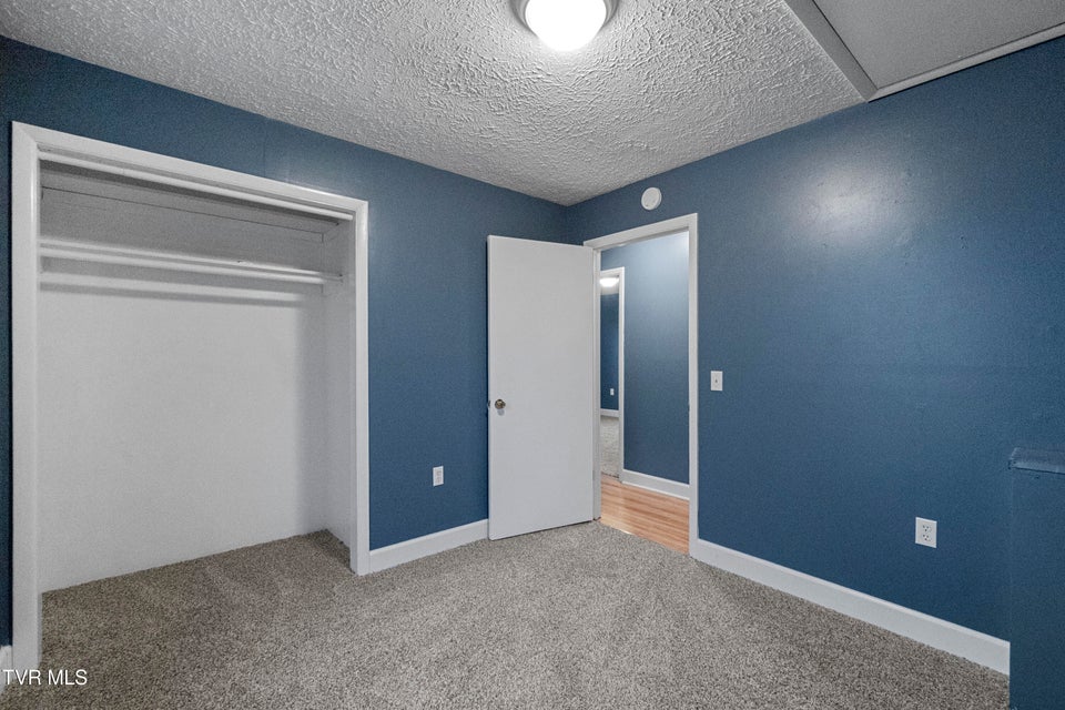 Photo #22: 1002 Kiser Boulevard