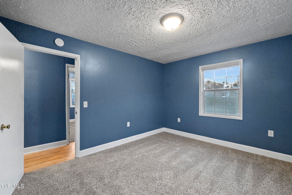 Photo #25: 1002 Kiser Boulevard