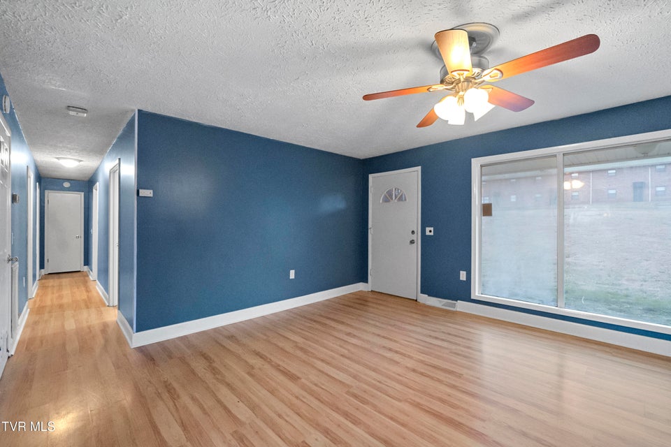 Photo #7: 1002 Kiser Boulevard