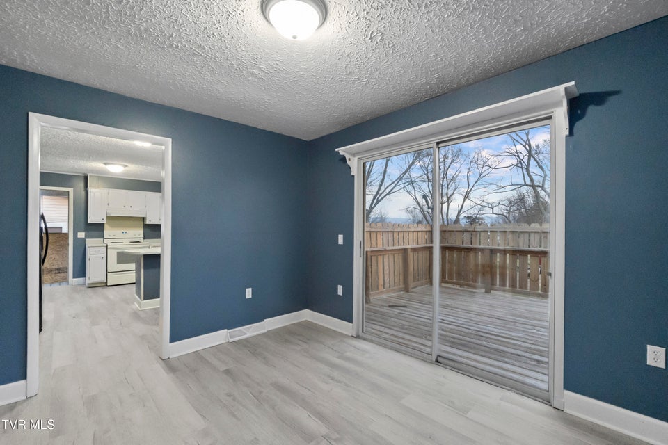 Photo #10: 1002 Kiser Boulevard