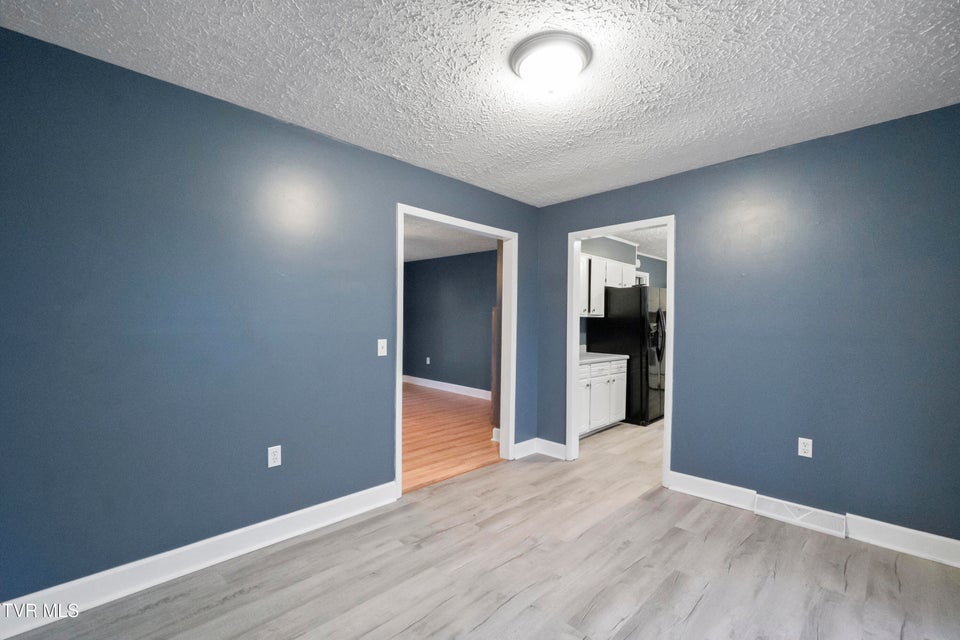 Photo #17: 1002 Kiser Boulevard