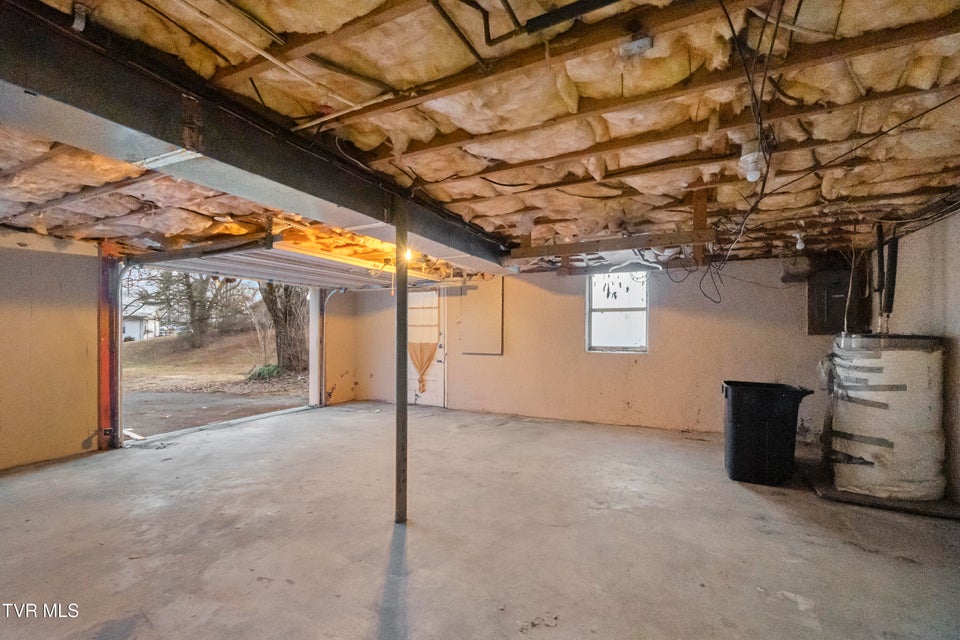 Photo #42: 1002 Kiser Boulevard