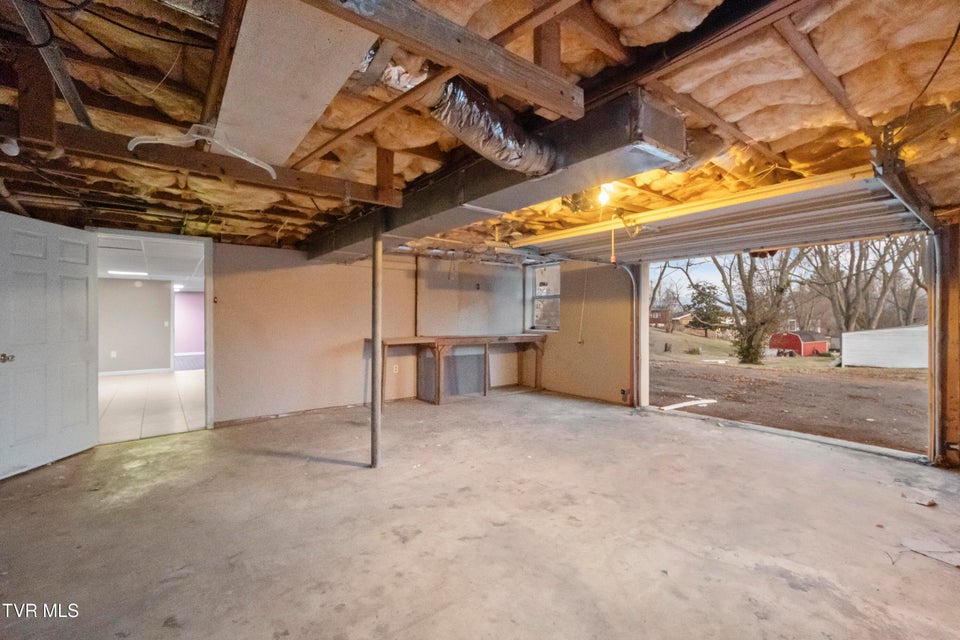 Photo #43: 1002 Kiser Boulevard