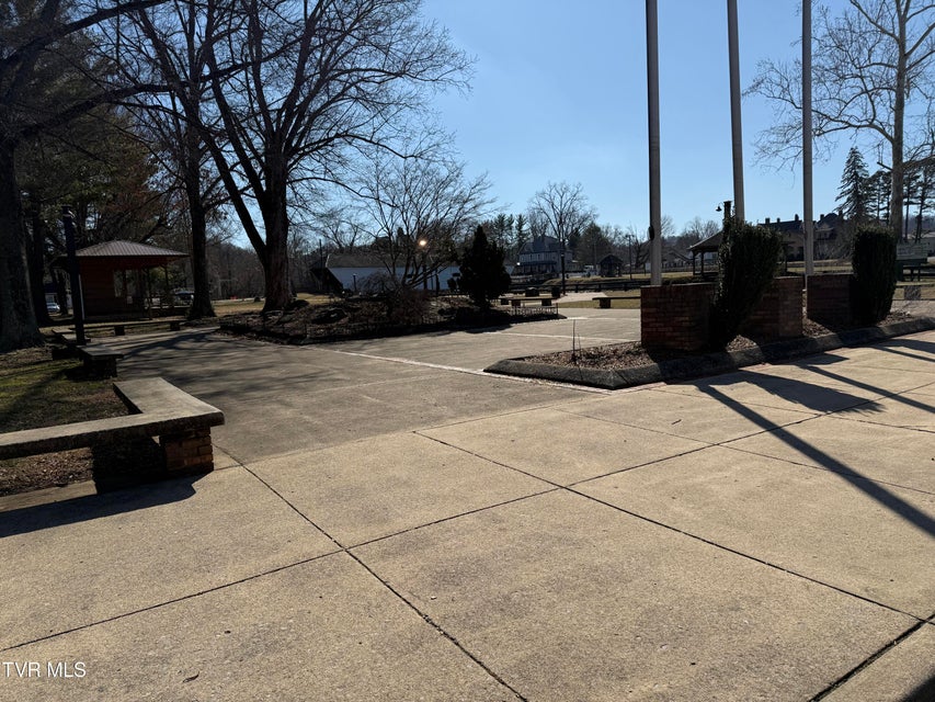 Photo #24: 711/713 Elk Avenue