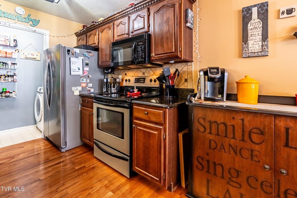 Photo #14: 425 Andover Court