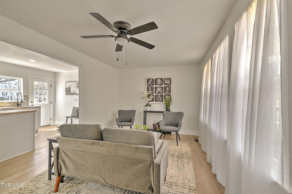 Photo #11: 2512 Long Street