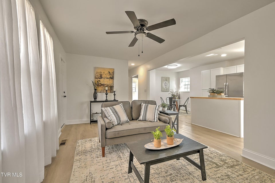 Photo #12: 2512 Long Street