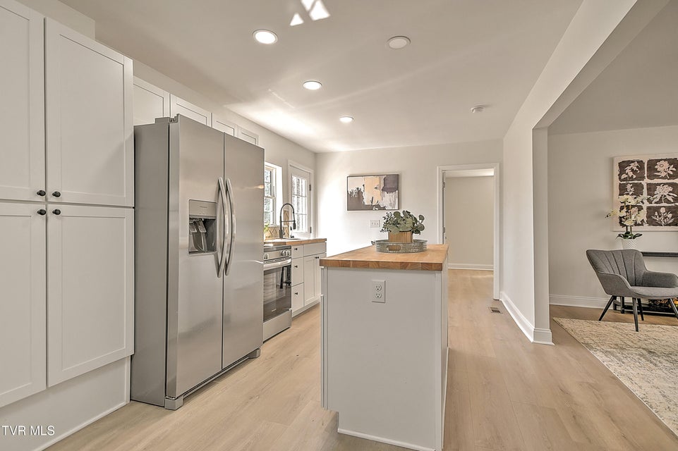 Photo #16: 2512 Long Street