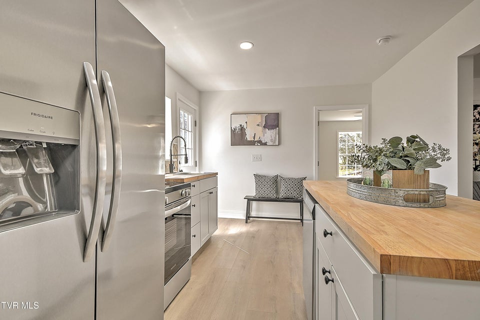 Photo #17: 2512 Long Street