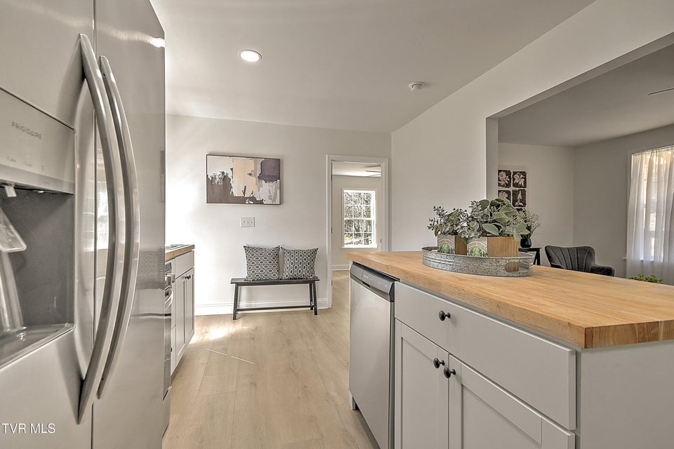 Photo #18: 2512 Long Street