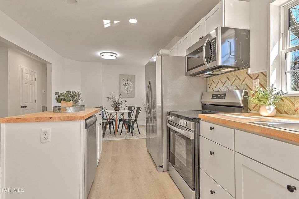 Photo #20: 2512 Long Street