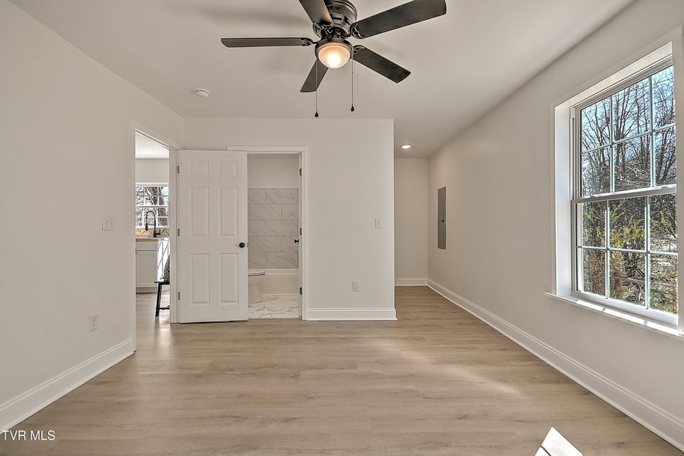 Photo #23: 2512 Long Street