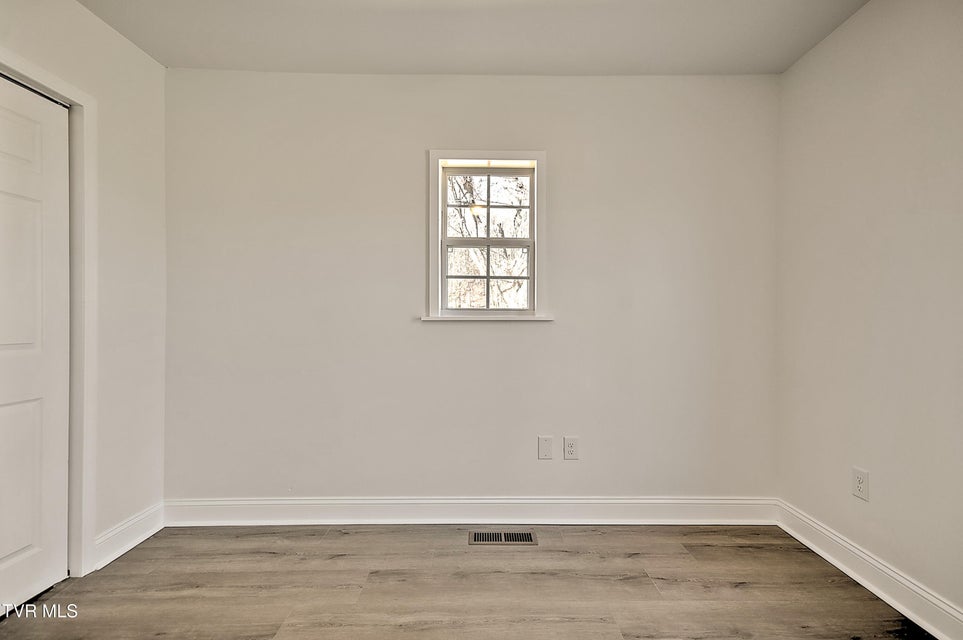 Photo #29: 2512 Long Street