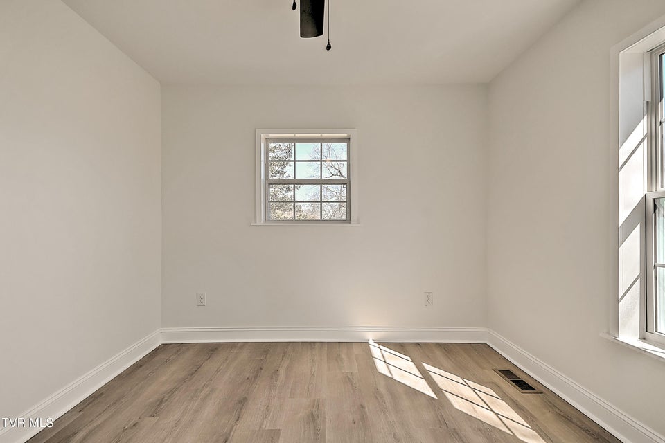 Photo #34: 2512 Long Street