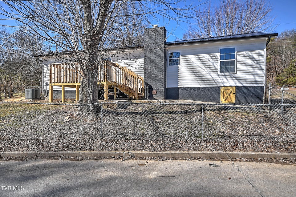 Photo #40: 2512 Long Street