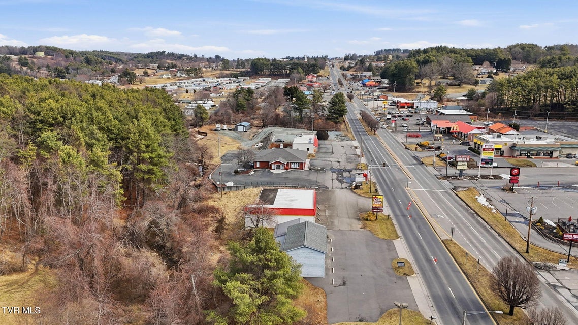 Photo #2: 948 Stuart Drive