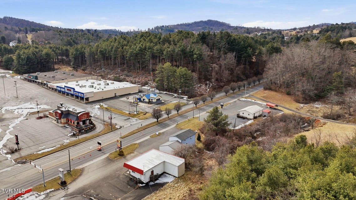 Photo #5: 948 Stuart Drive