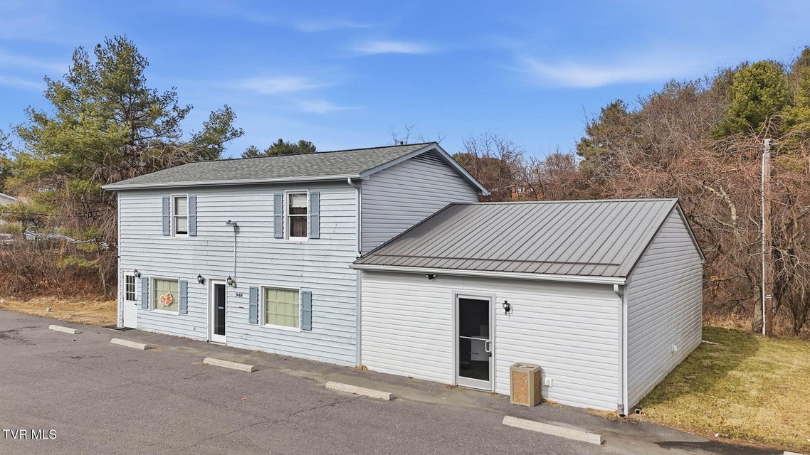 Photo #8: 948 Stuart Drive