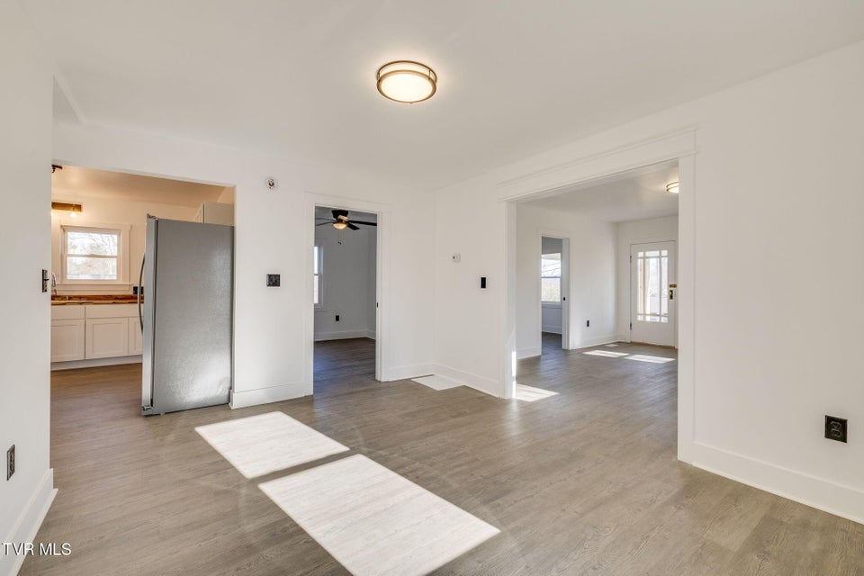 Photo #8: 520 Sycamore Gardens Street