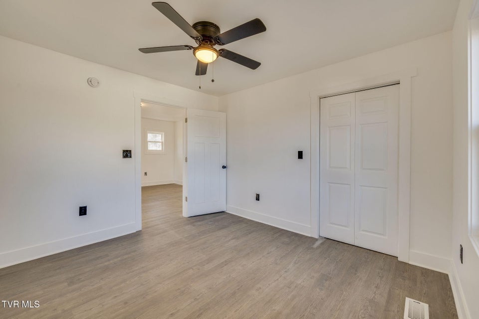 Photo #18: 520 Sycamore Gardens Street