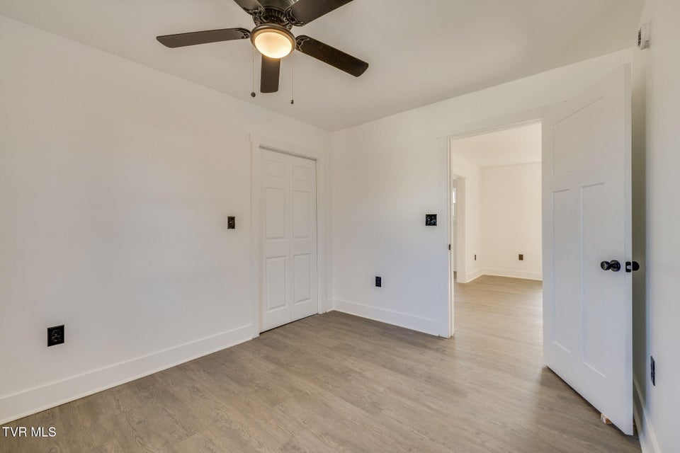 Photo #22: 520 Sycamore Gardens Street