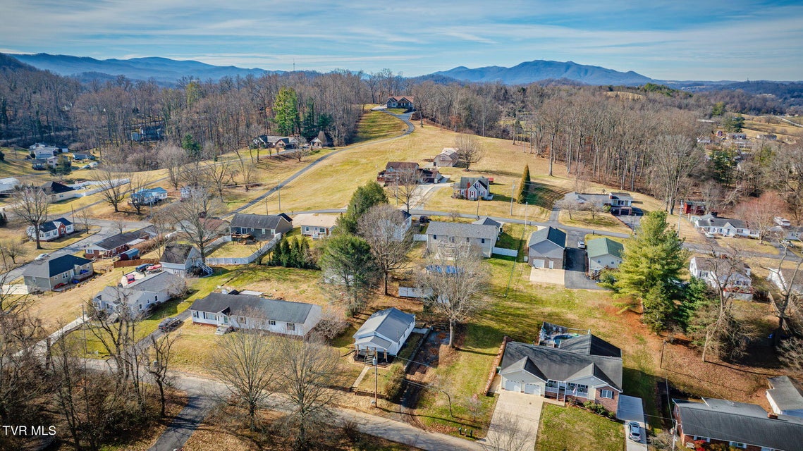 Photo #27: 520 Sycamore Gardens Street