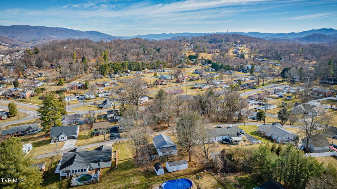 Photo #28: 520 Sycamore Gardens Street